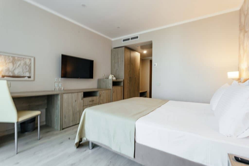 rooms-standart-balcony-side-sea-view