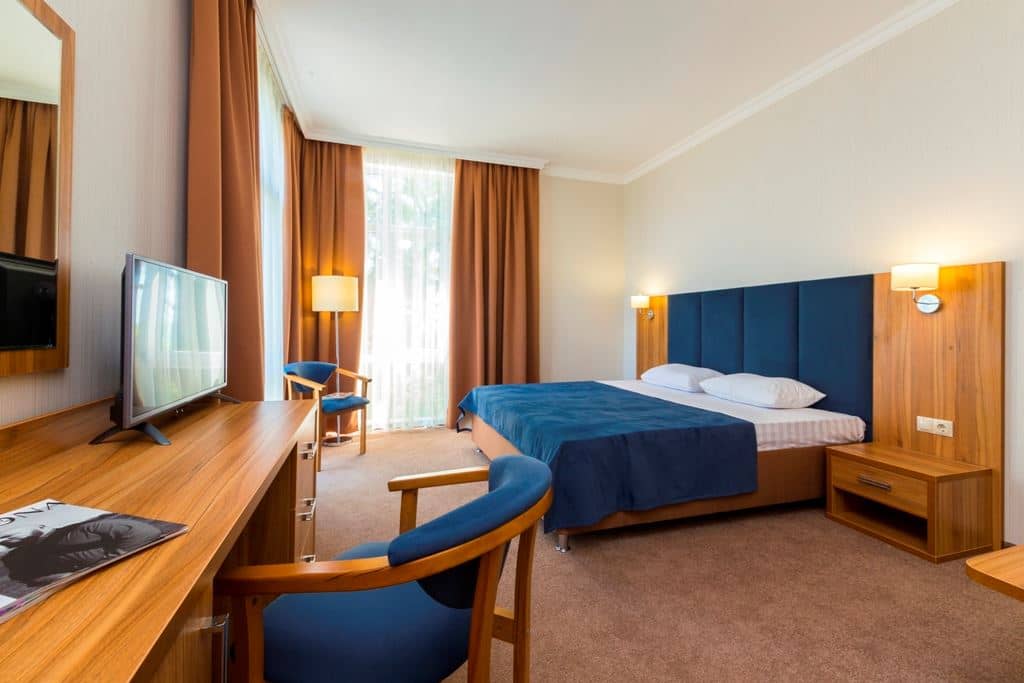 rooms-suit