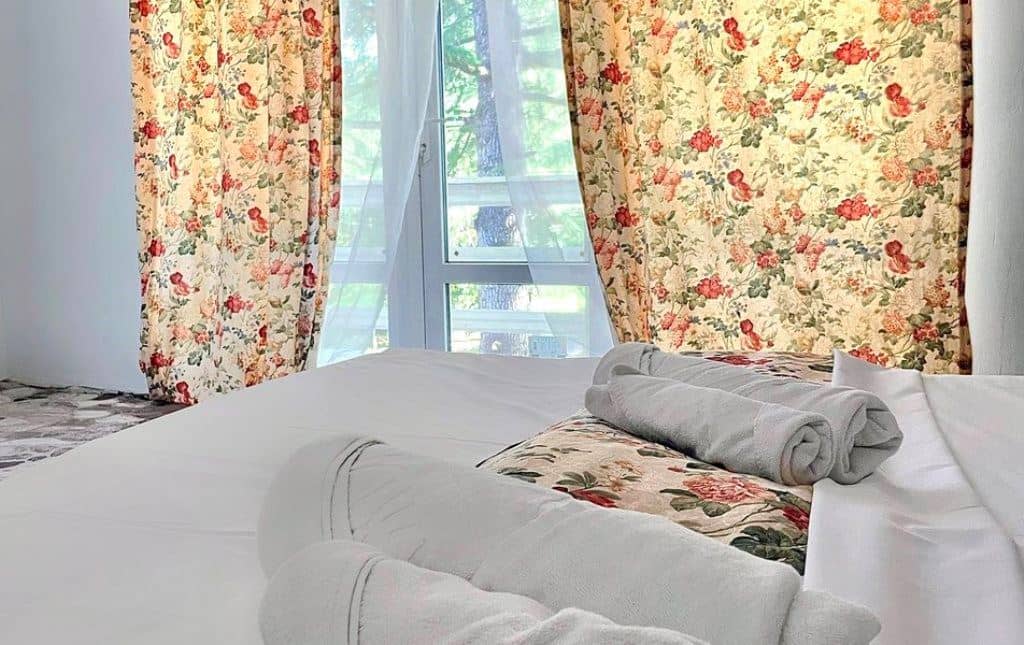 rooms-standart-with-balcony-+