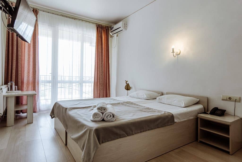 rooms-balcony