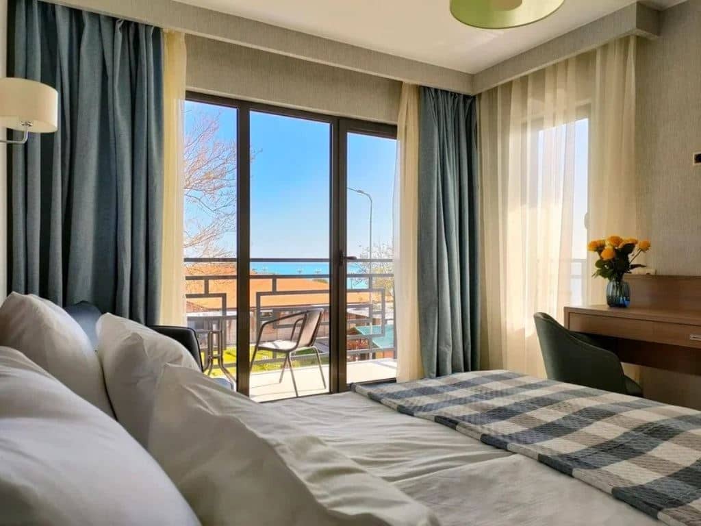 rooms-std-with-balcony