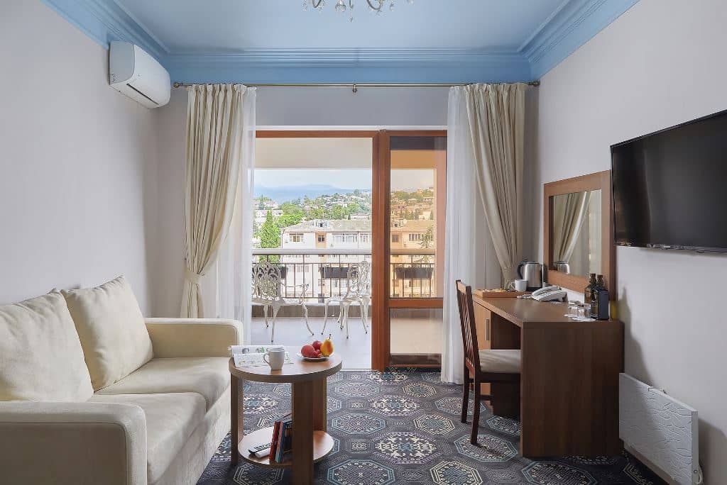 rooms-family-room