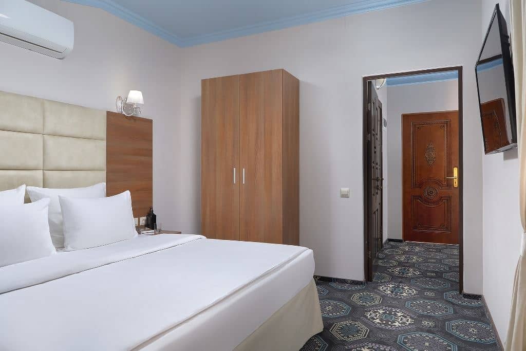 rooms-family-room