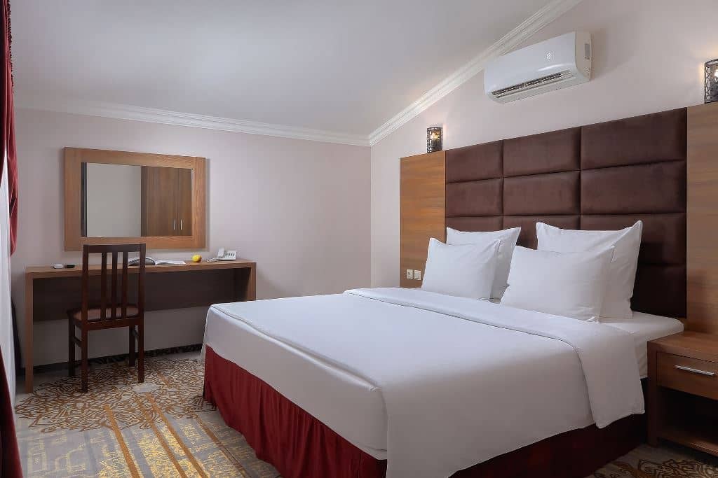 rooms-family-room