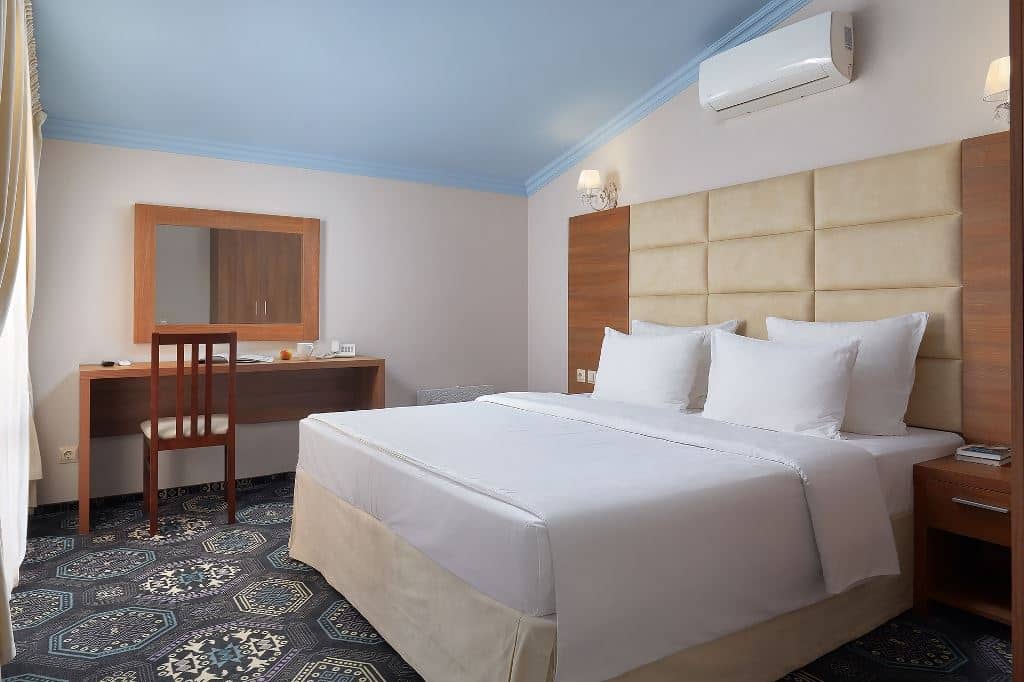 rooms-family-room