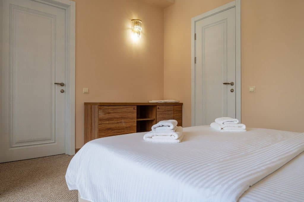 rooms-junor-with-balcony-and-sea-weiu