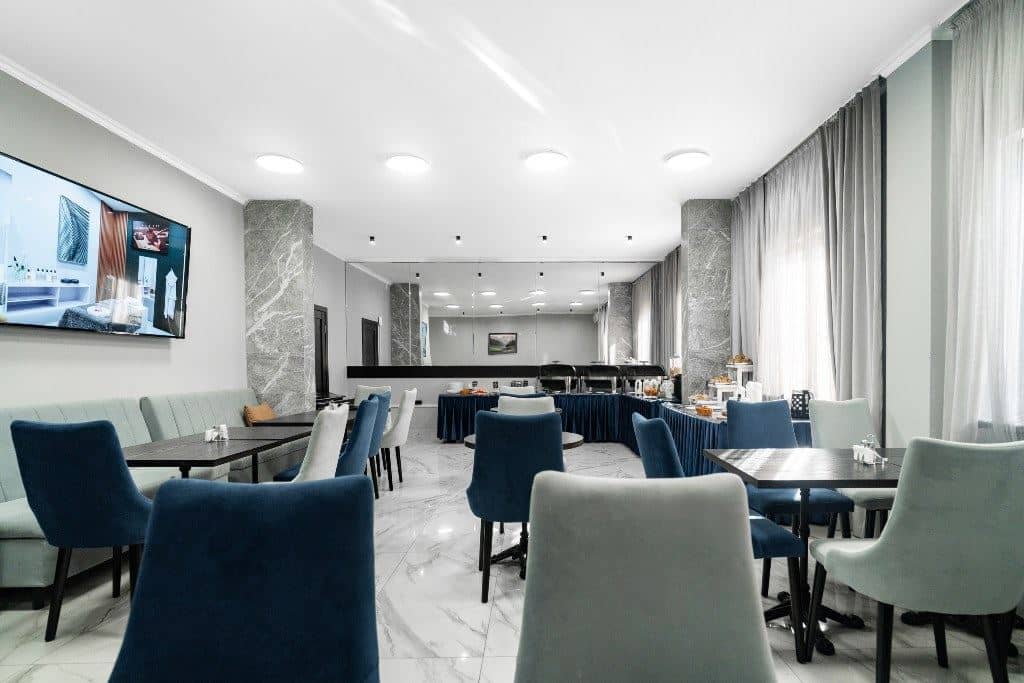 restaurants-restaurant