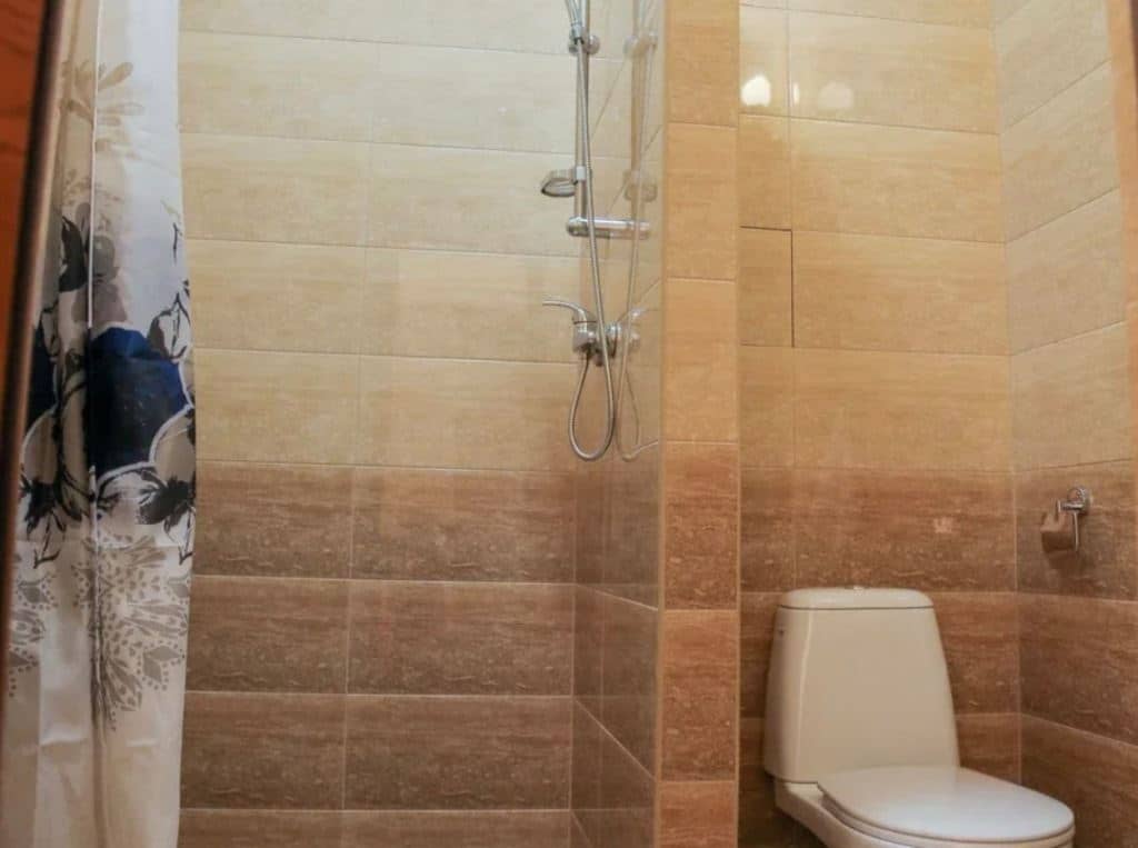rooms-delux-with-balcony-with-scver