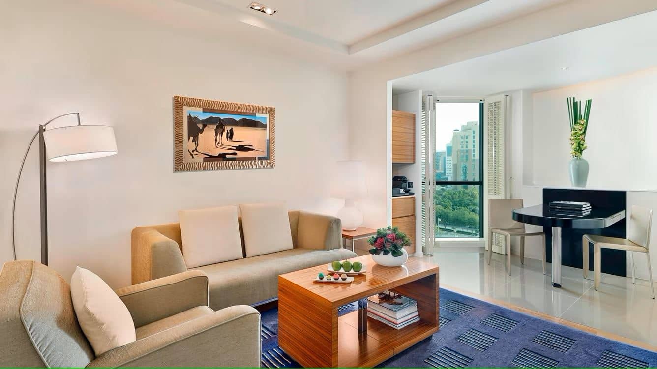 rooms-club-suite