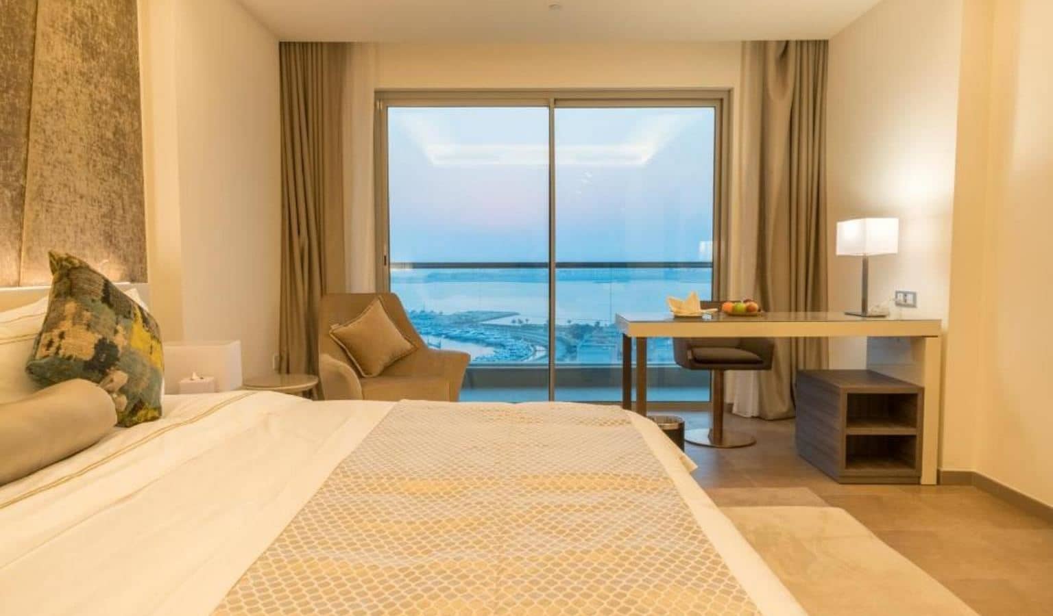 rooms-deluxe-room