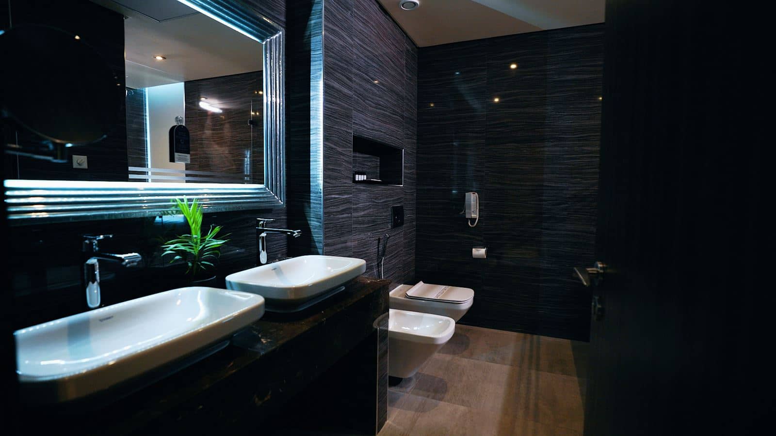 rooms-luxury-suites