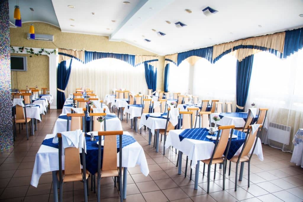 restaurants-obedennyi-zal