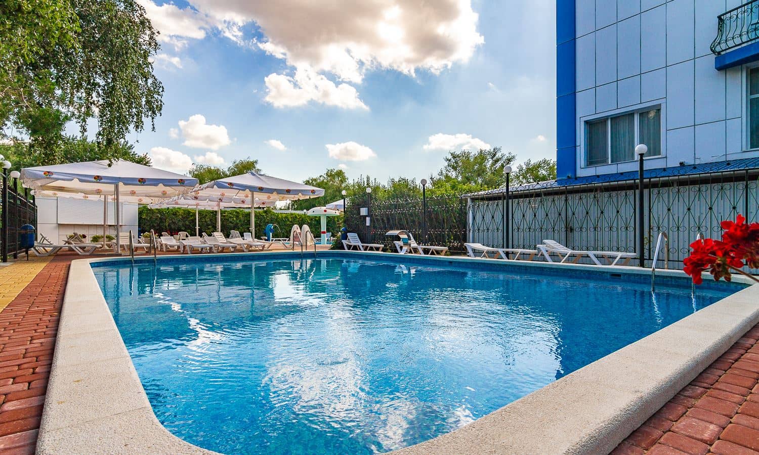 pools-outdoor-pool