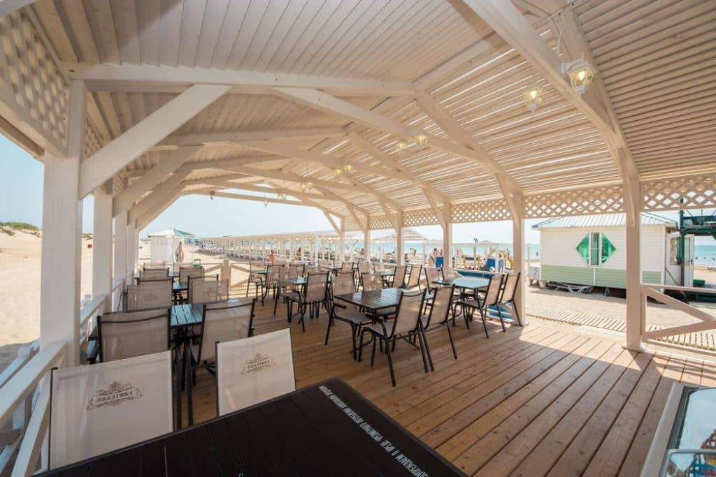 bars-letnee-kafe-na-plazhe