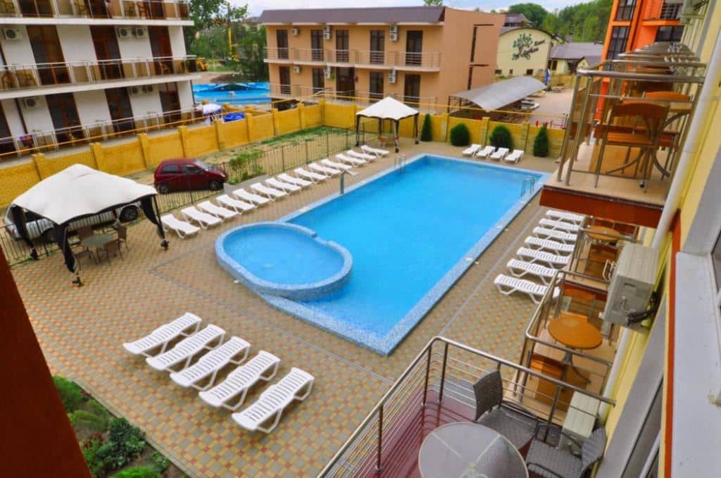 pools-outdoor-pool
