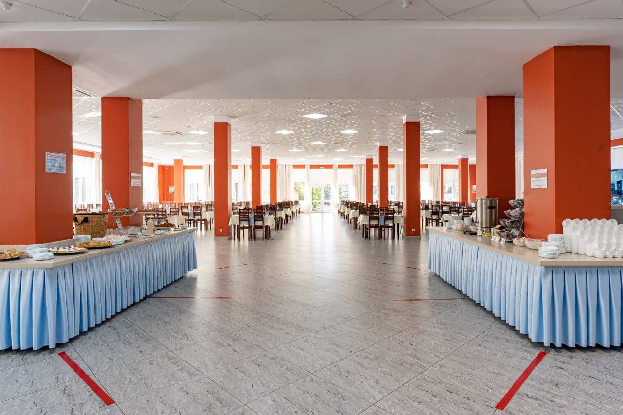 restaurants-obedenniy-zal