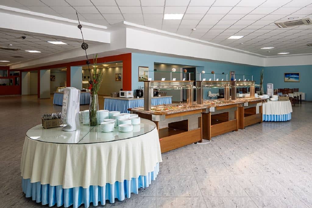 restaurants-obedenniy-zal