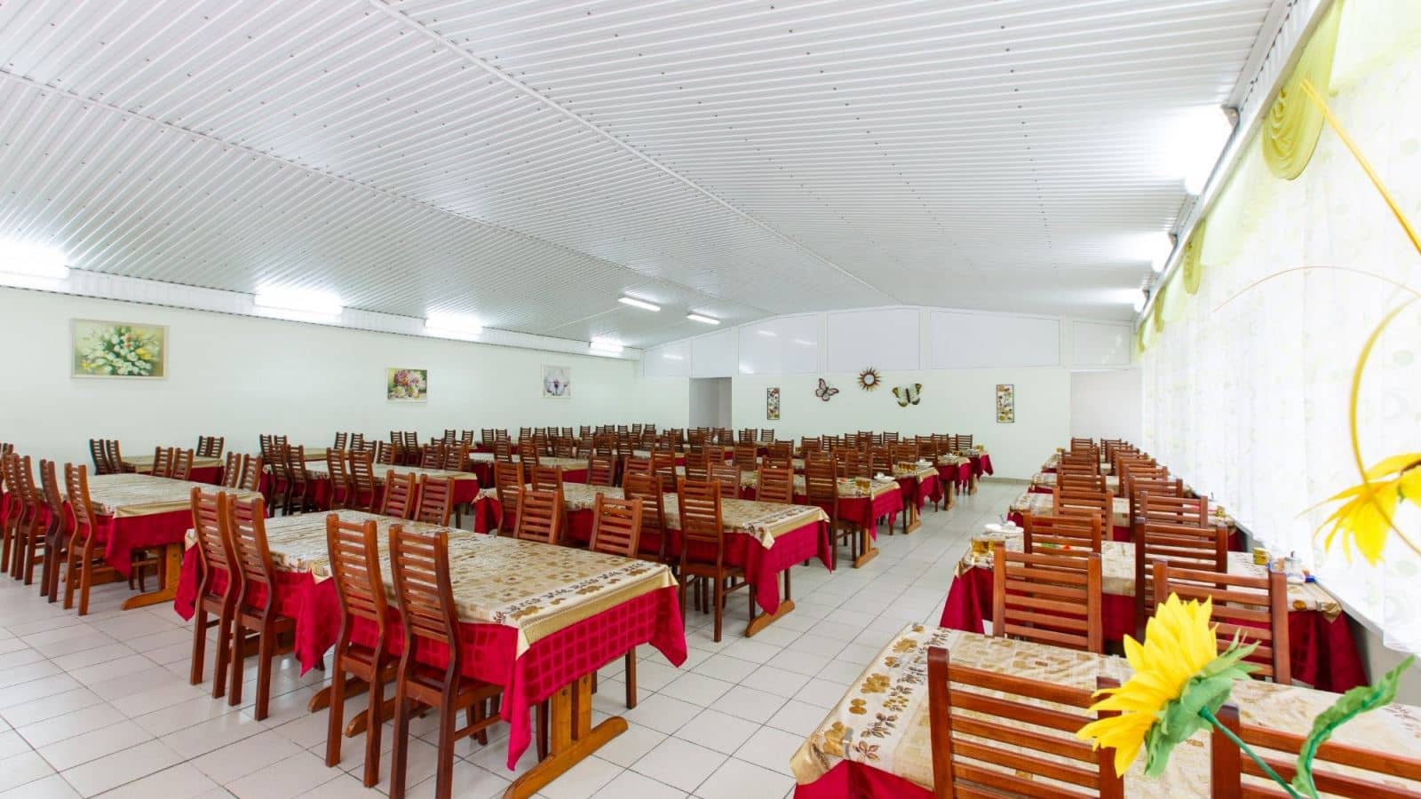 restaurants-obedennii-zal