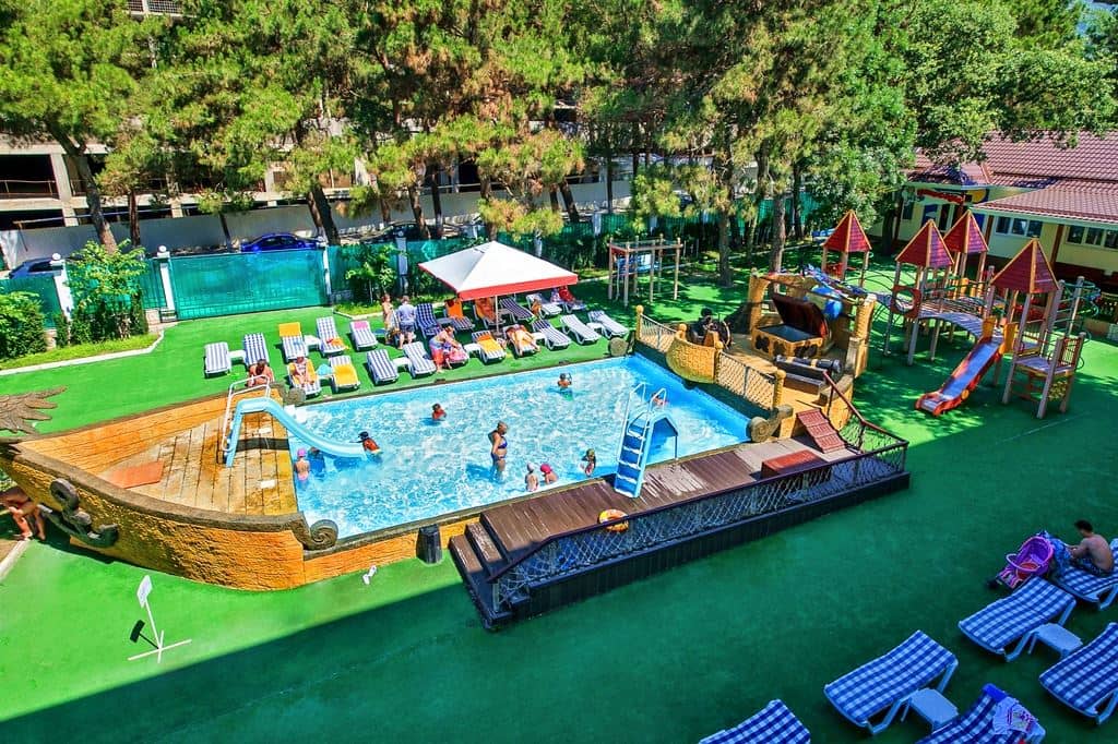 pools-outdoor-pool