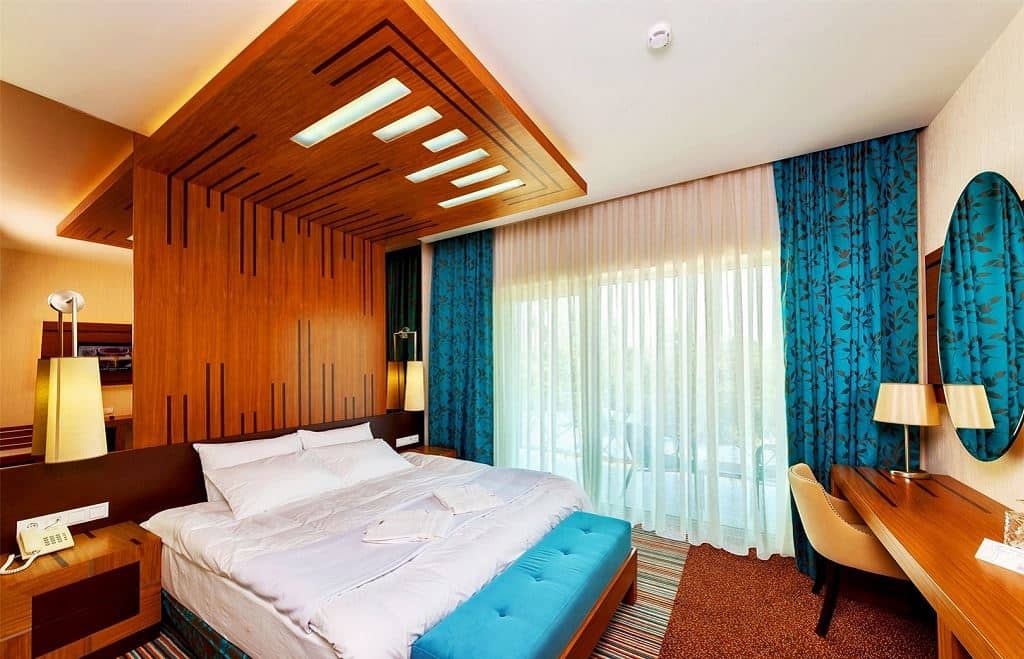 rooms-2local-standard-pc-corp6