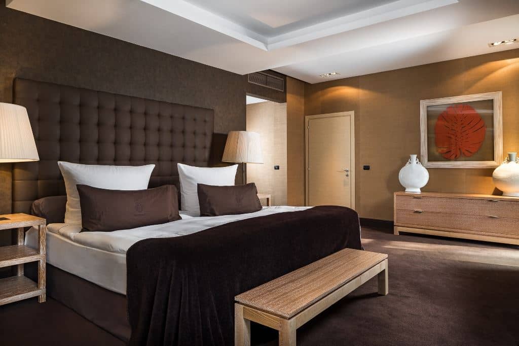 rooms-deluxe-suite