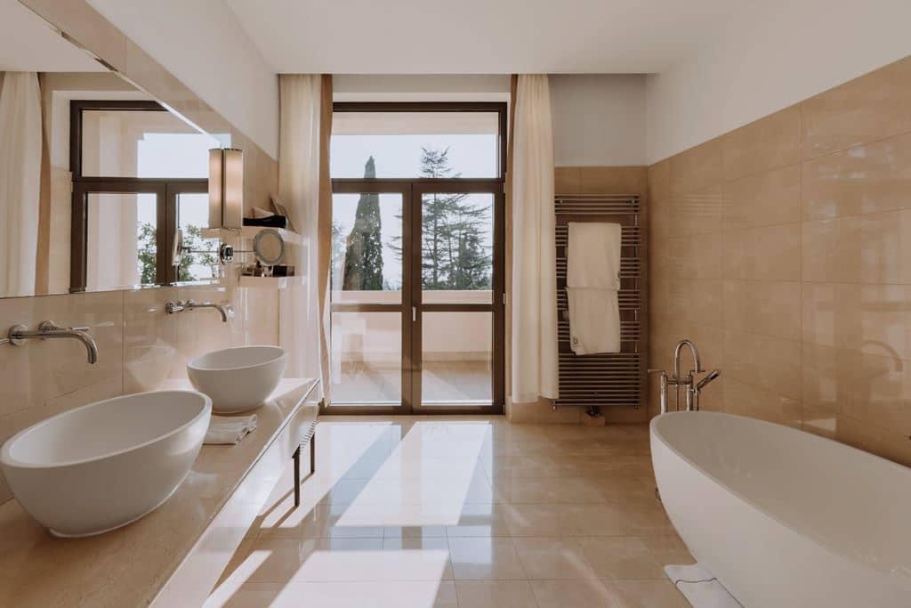 rooms-deluxe-suite