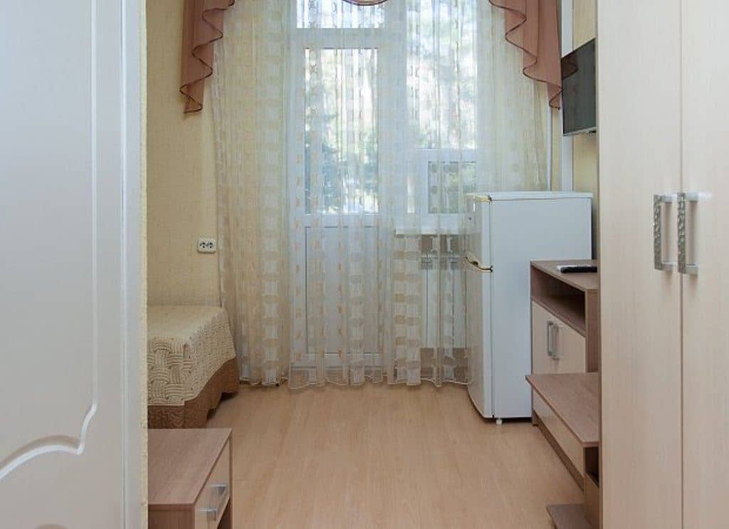 rooms-economy