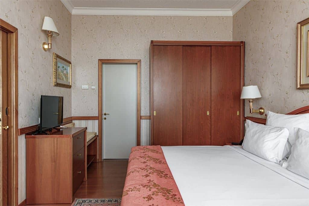 rooms-2-room-luxe