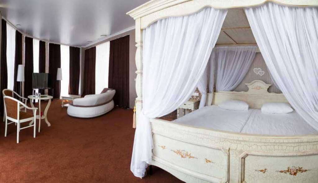 rooms-2-bedroom-apartment-seaview