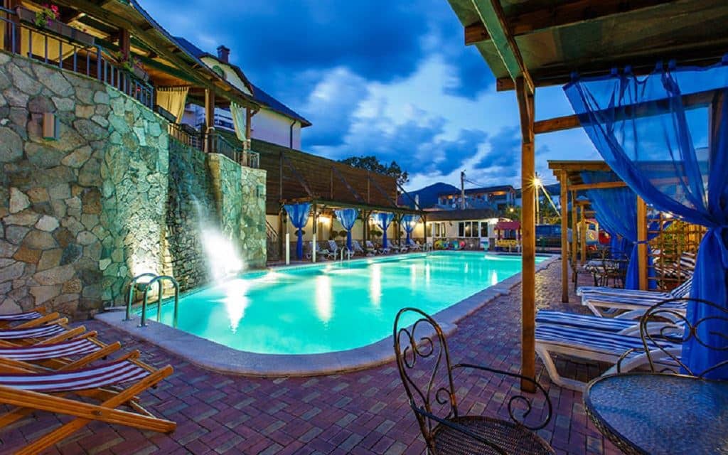 pools-outdoor-pool