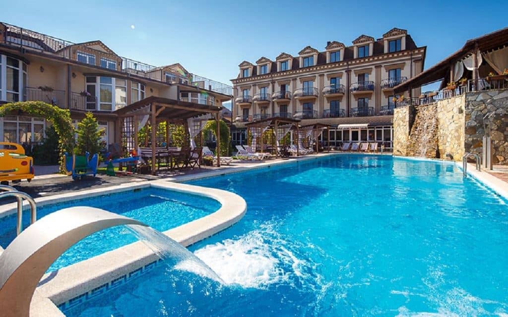 pools-outdoor-pool