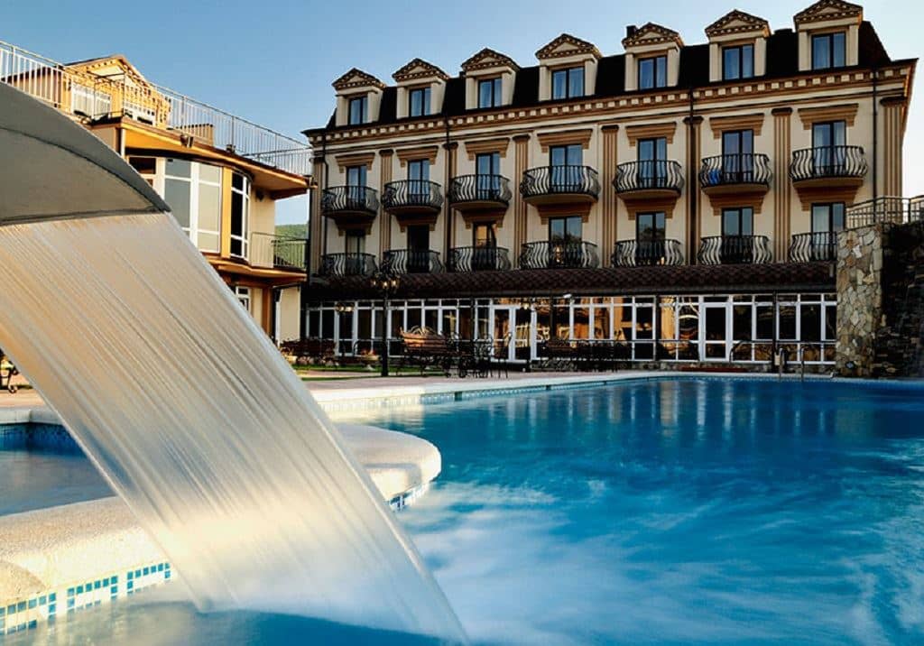 pools-outdoor-pool