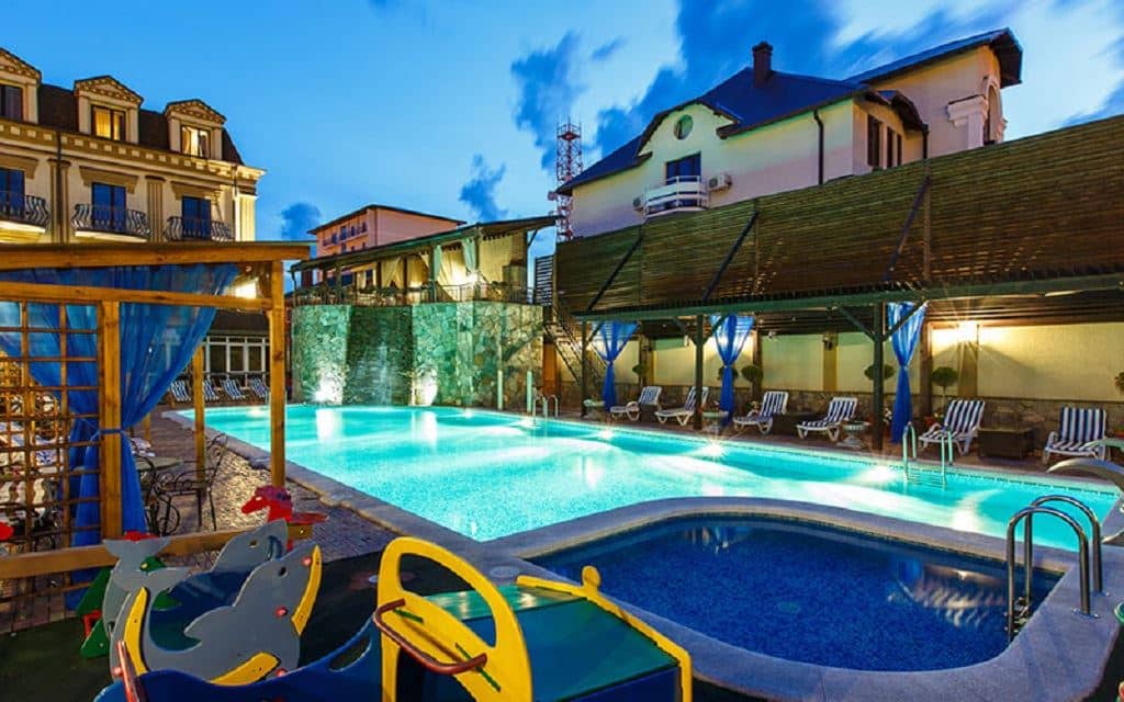 pools-outdoor-pool