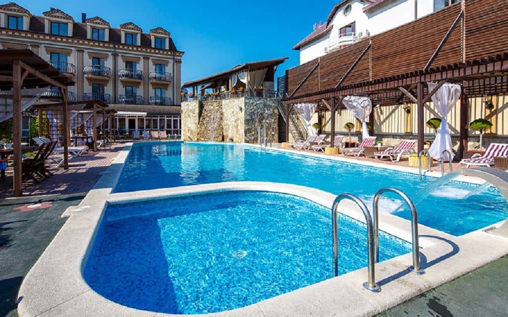 pools-outdoor-pool