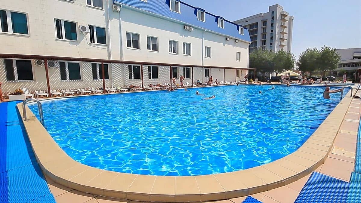 pools-outdoor-pool