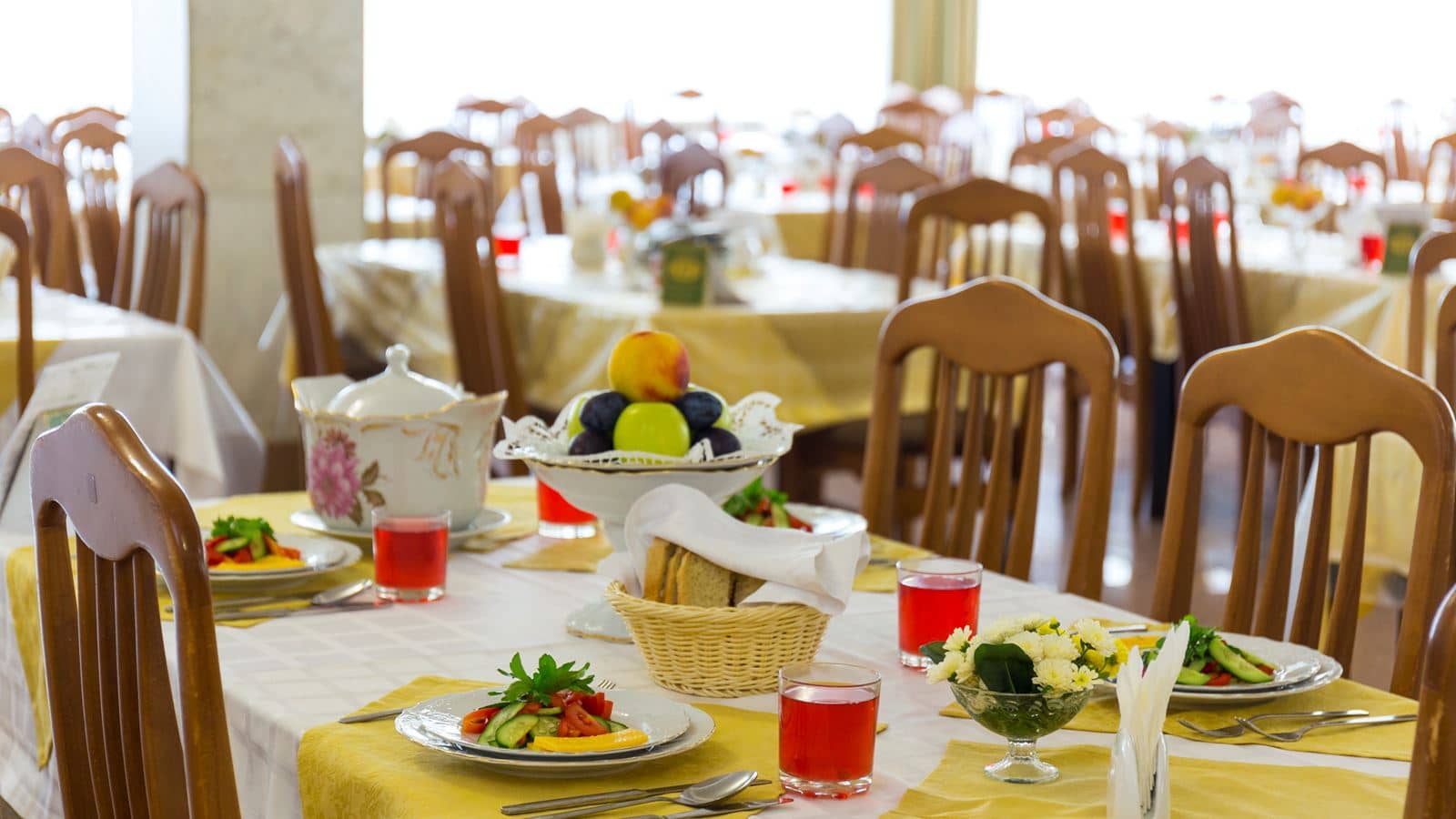 restaurants-obedennyi-zal