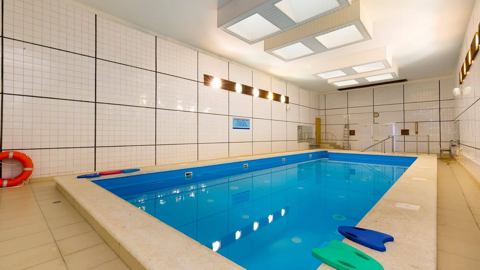 pools-indoor-pool