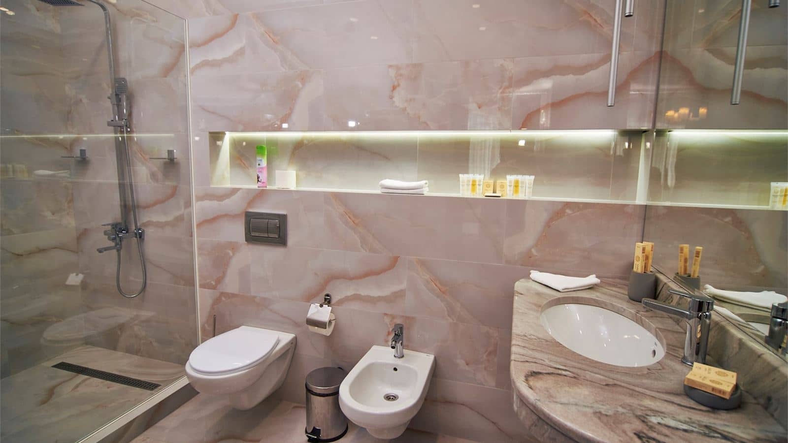 rooms-3комнатный-семейный-номер-люкс