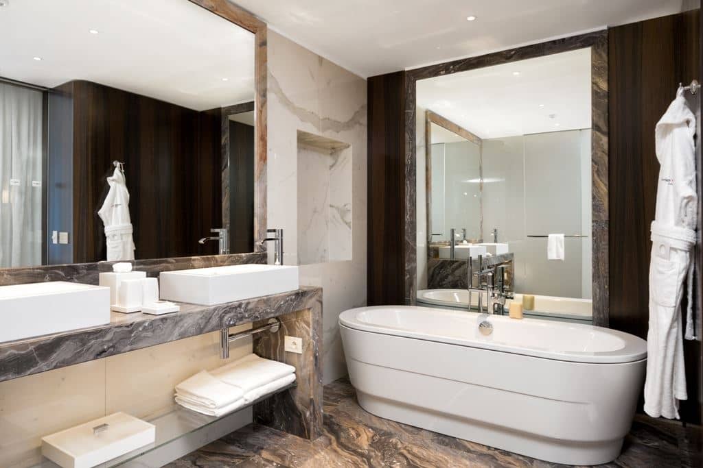 rooms-suite-see-view
