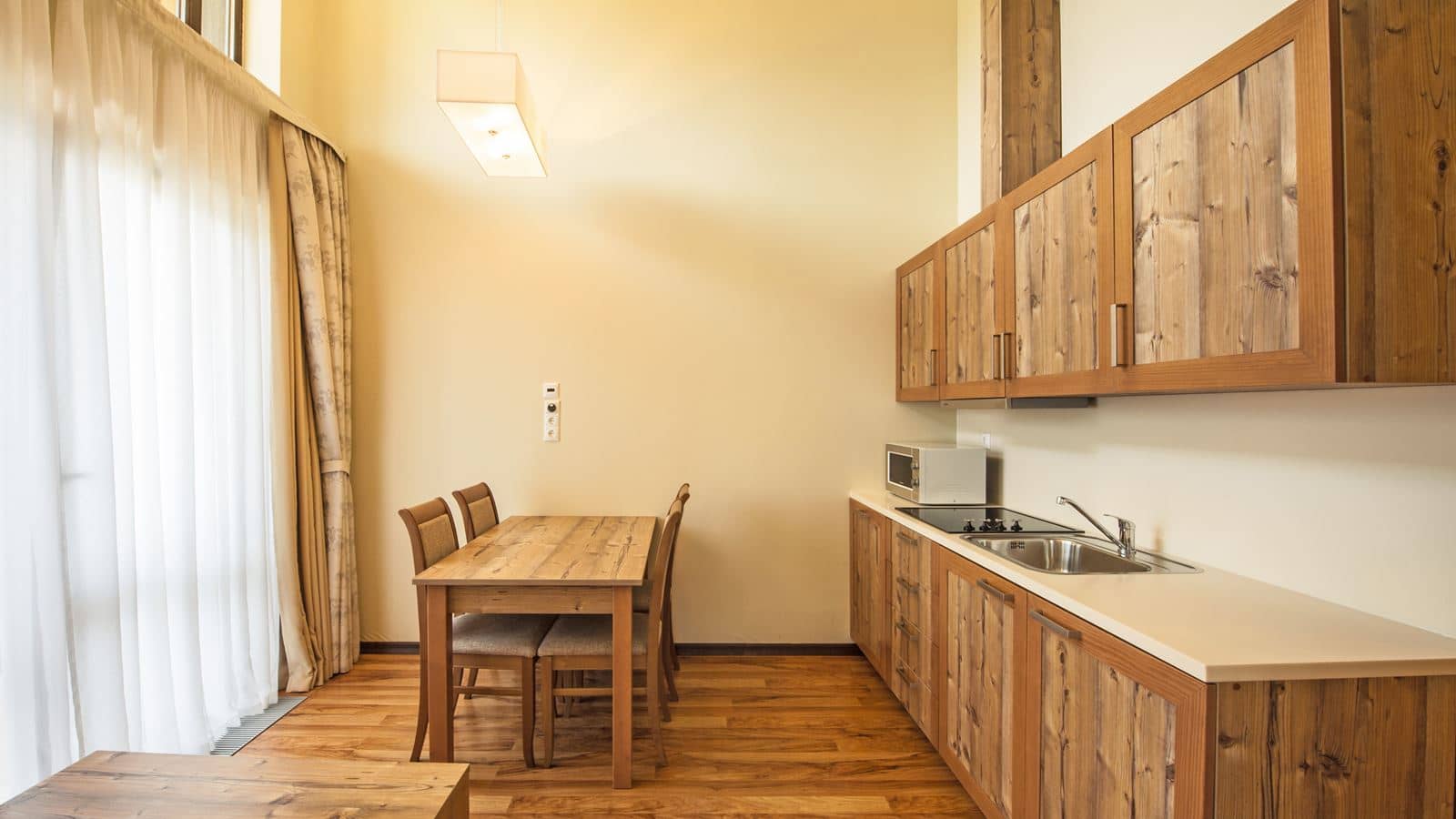 rooms-apartament-2-bedroom-balcony
