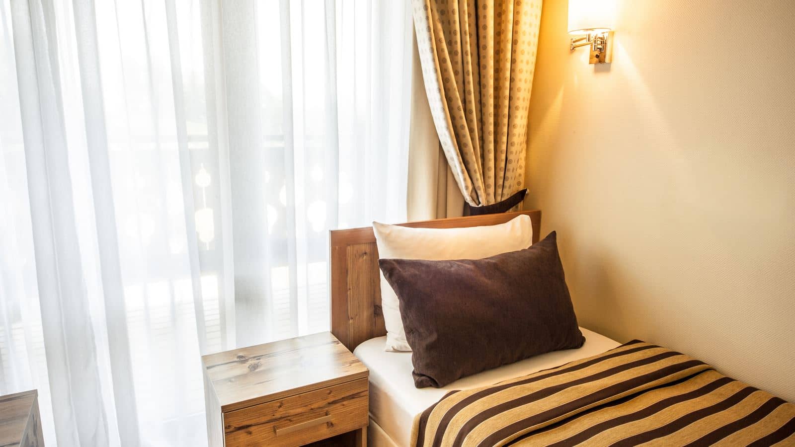 rooms-apartament-2-bedroom-balcony