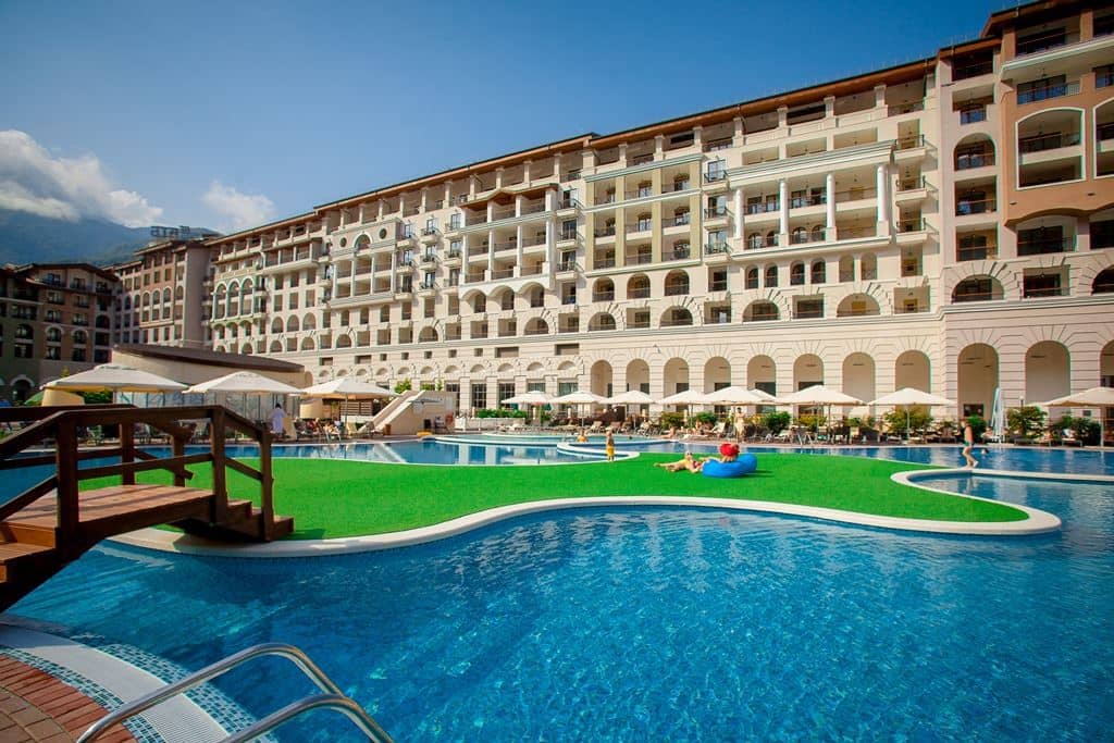pools-outdoor-pool