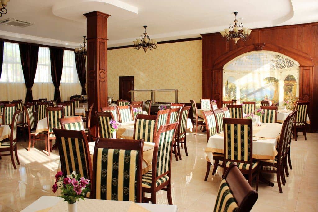 restaurants-obedenniy-zal