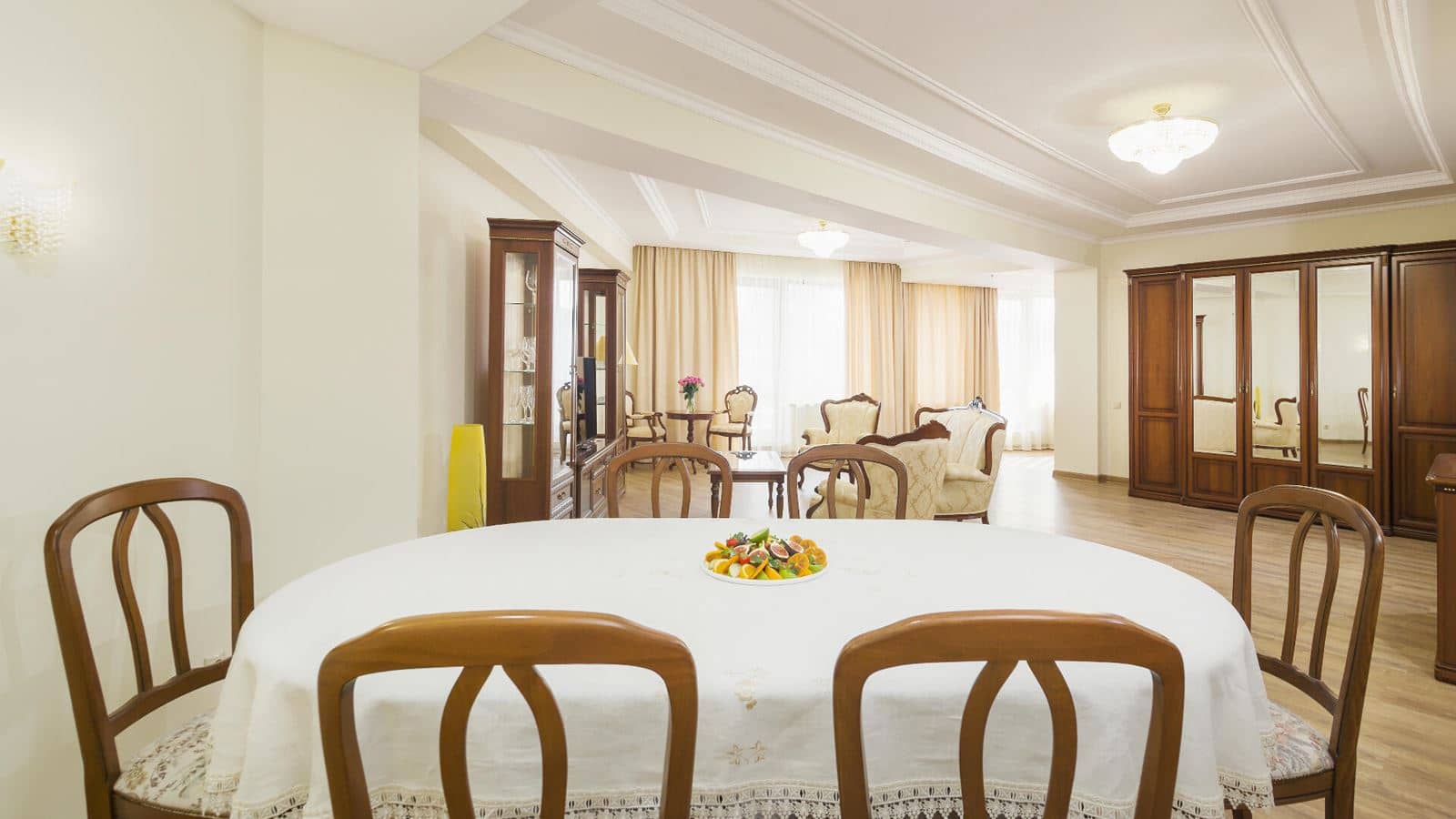 rooms-apartment-balcony