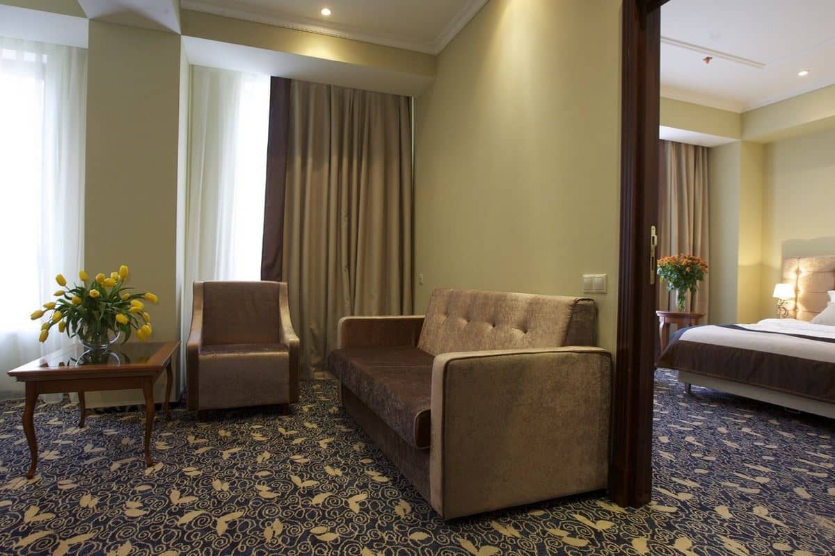 rooms-suite-family-balcony