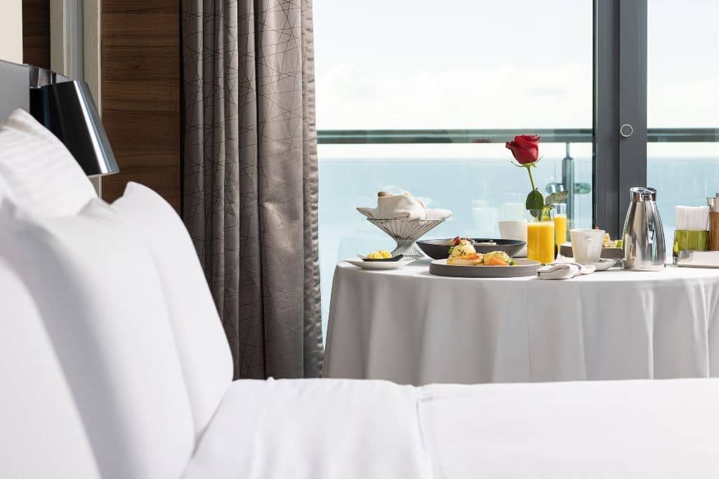 rooms-executive-room-with-sea-view-club-floor