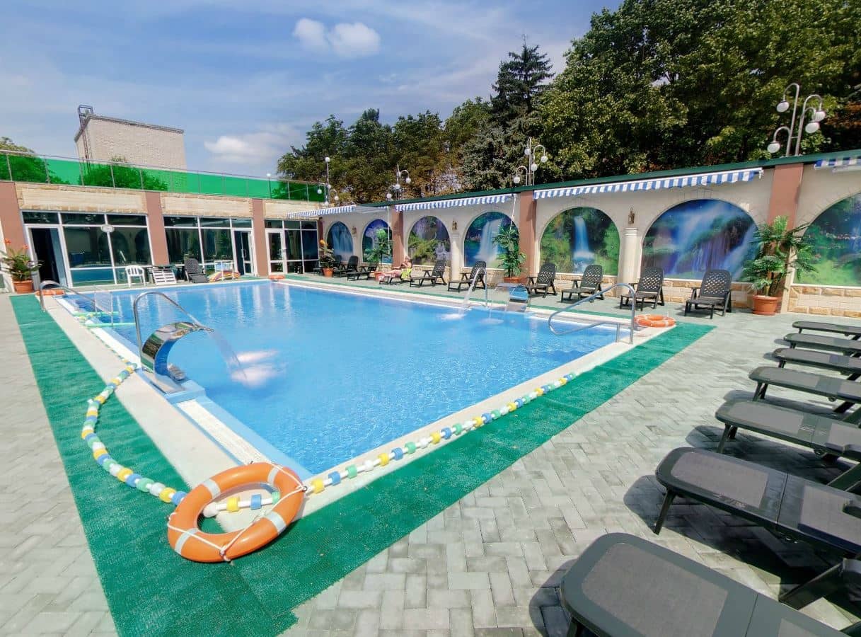 pools-outdoor-pool