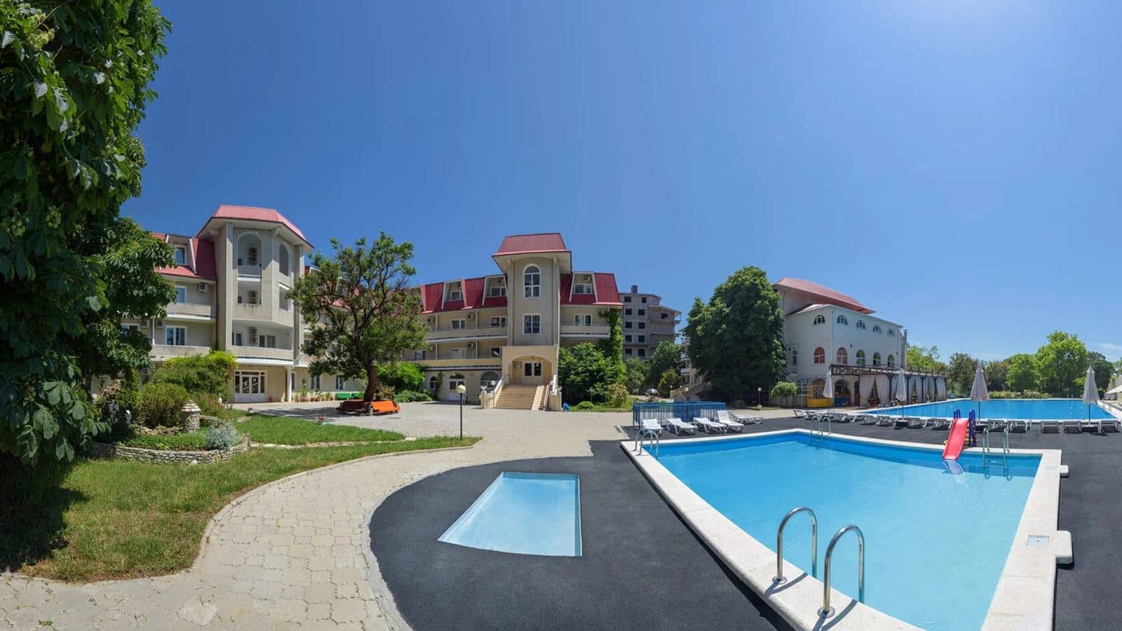 pools-outdoor-pool