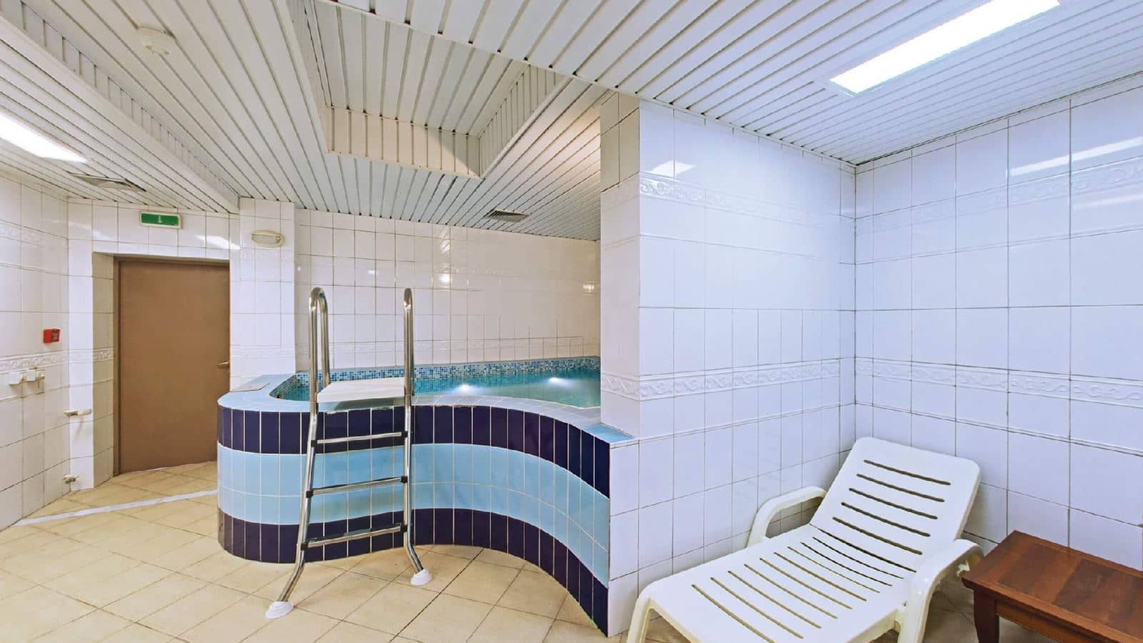 pools-indoor-pool