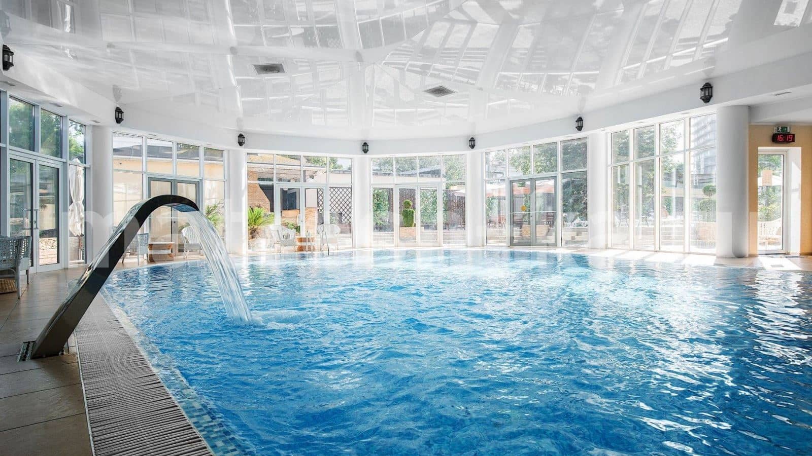 pools-indoor-pool